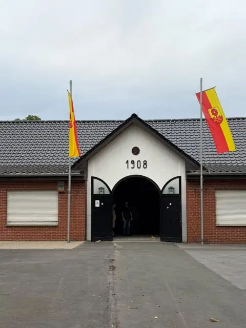 Auch in Lipperode hängen Fahnen! Danke für die überragende Unterstützung! Wir sind überwältigt! #flaggezeigen