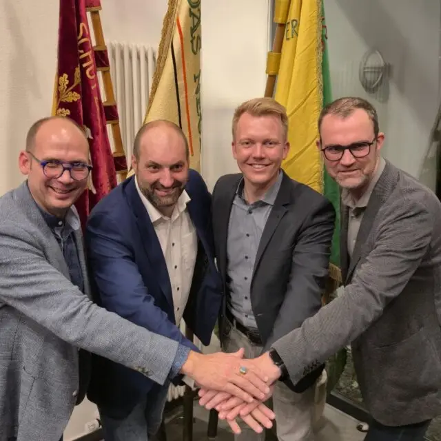 GENERALVERSAMMLUNG 🎩

Die wichtigsten Informationen:

- Philipp Alers neuer Oberst 

- Jürgen Dewerth Ehrenoberst

- Vorbereitungen Jubelfest 2027 sind gestartet 

Weitere Informationen unter:

www.lipperoder-schuetzenverein.de